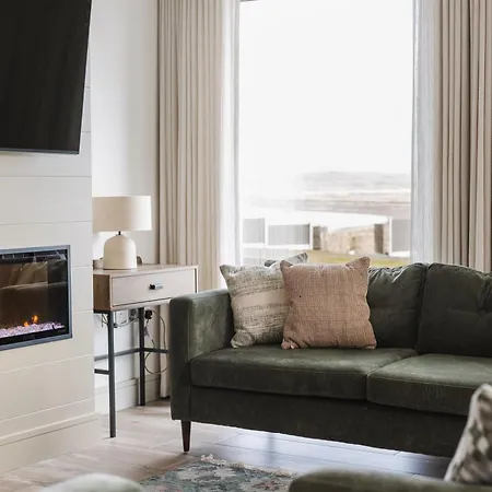 Pollan At Houses, Pollan Bay