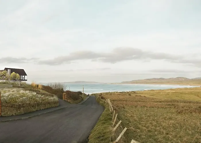 Pollan At Houses, Pollan Bay