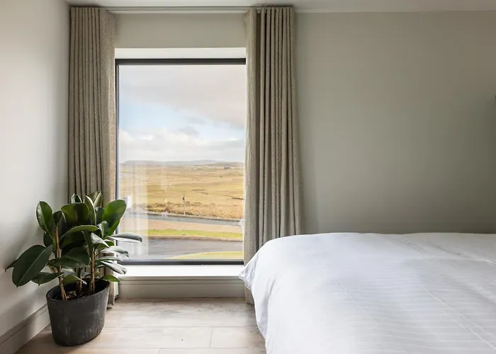 Pollan At Houses, Pollan Bay * Ballyliffin