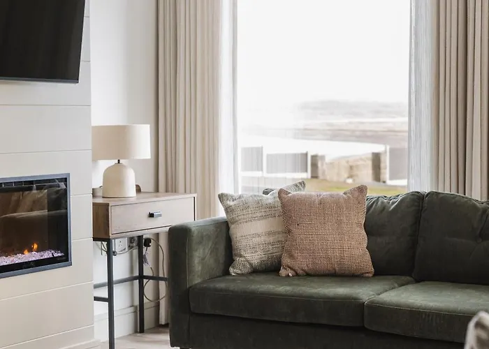 Pollan At Houses, Pollan Bay