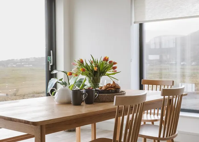 Pollan At Houses, Pollan Bay